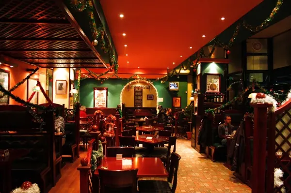 Снимка 1 — New York Pub