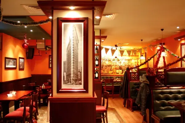 Снимка 3 — New York Pub